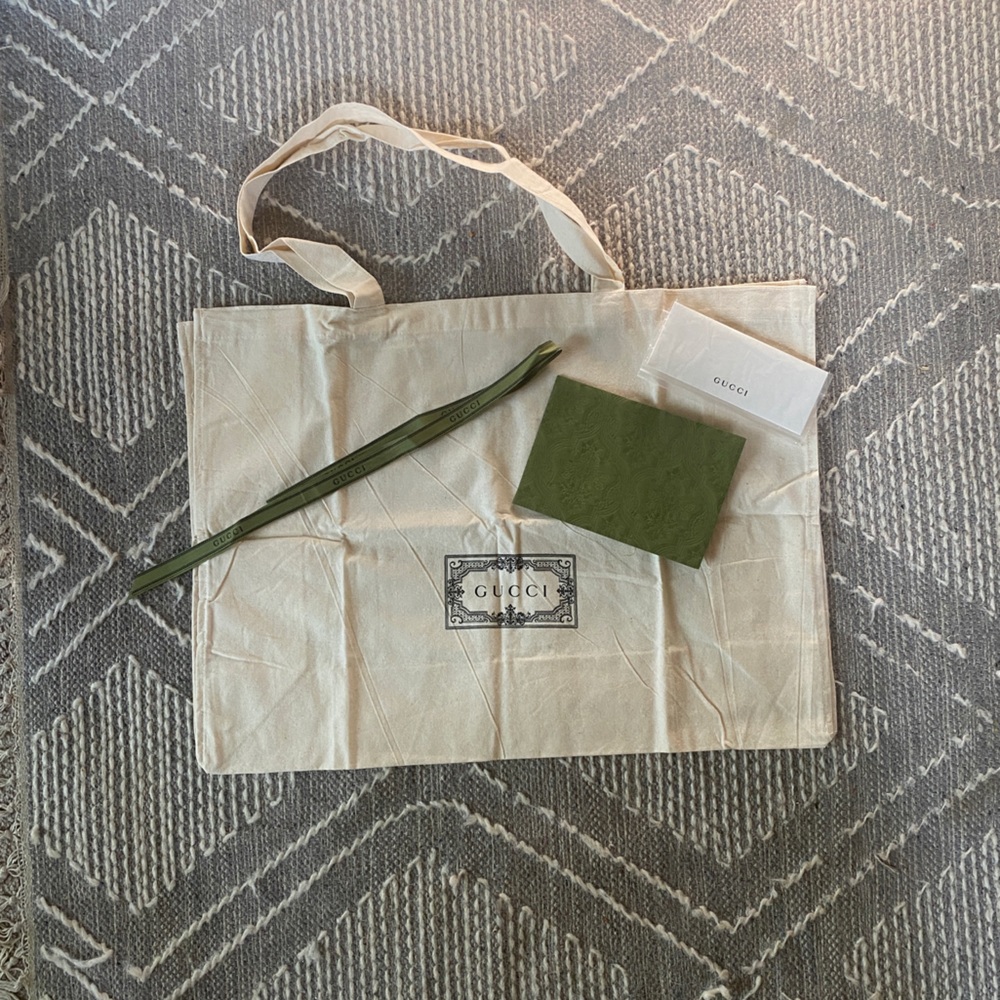 GUCCI linen tote w ribbon, & embossed card envelope XL